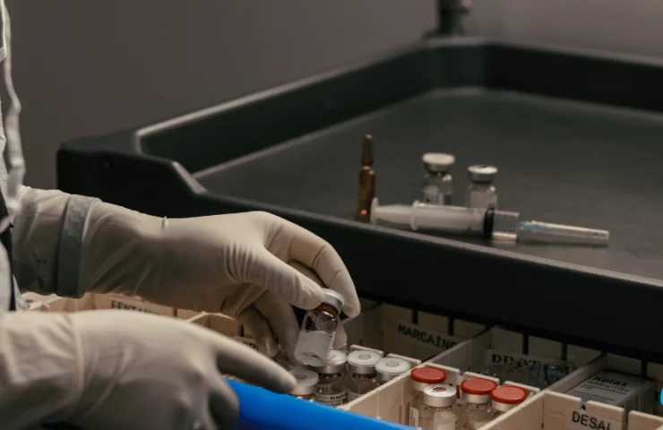 Inibidor de C1 Esterase Derivado de Plasma Humano